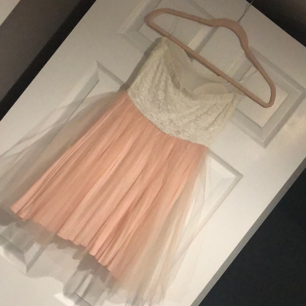 Tulle and lace strapless dress! - Picture 3 of 3